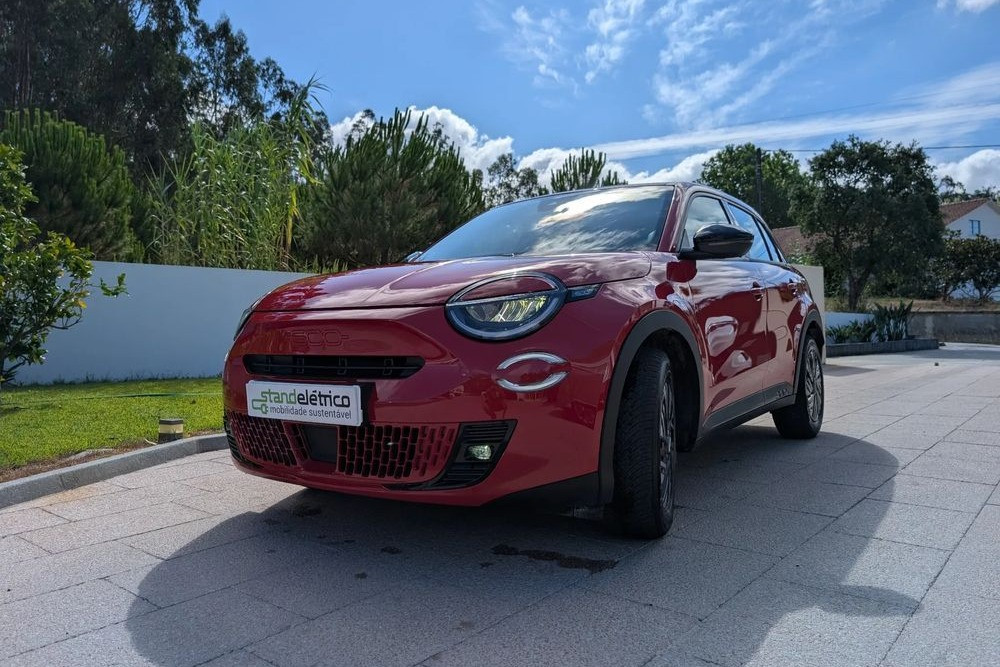 Fiat 600e 54 kWh (RED)